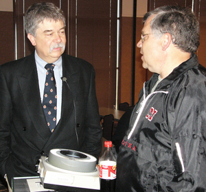 Skip Palenik of Elgin, Ill. chats with FBI Special Agent Ron Rawalt.