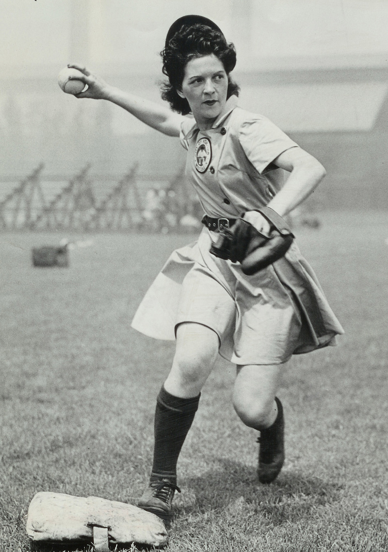 Irene Ruhnke, 1946, playing baseball