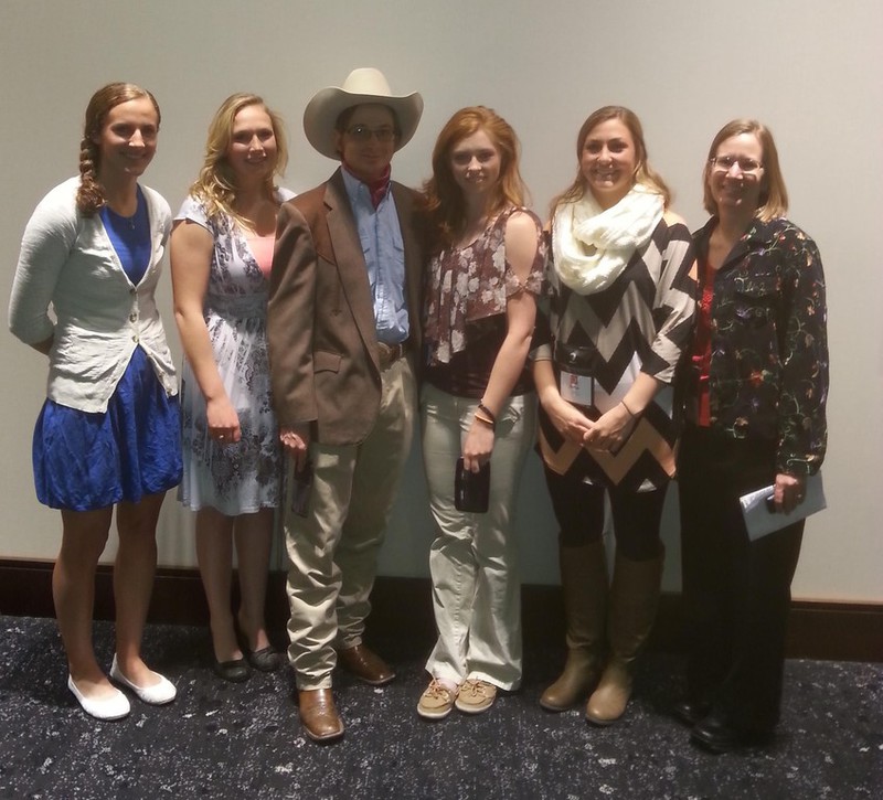 Megan Mclean, Shelbey Nagle, Wayne Robison, Brittany Fattig, Dallas Shaw and Dr. Lara Madison at the American Pre-Veterinary Medical Association Symposium