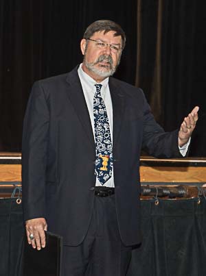 Dr. James Powell welcomes District 12 Leadership Contestants