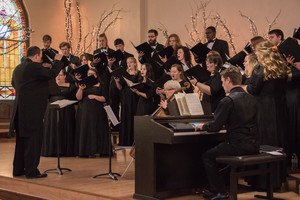 Joel Schreuder leads vocal ensemble