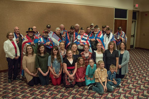 Chadron volunteers pose with Veterans