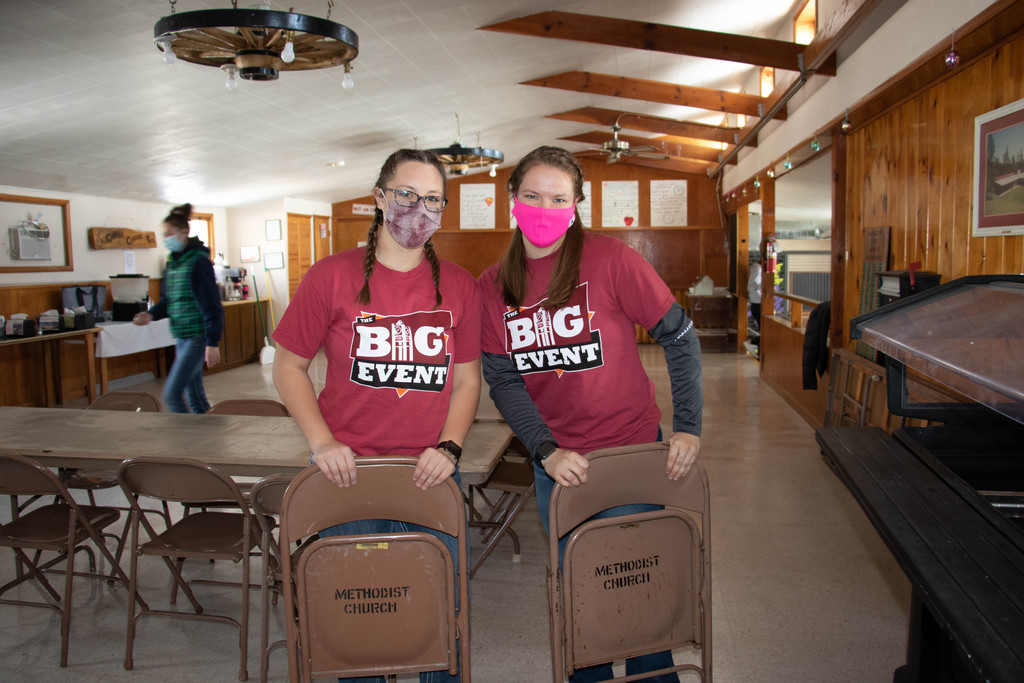 Kelli Schoch and Abby Tidball working during the Big Event